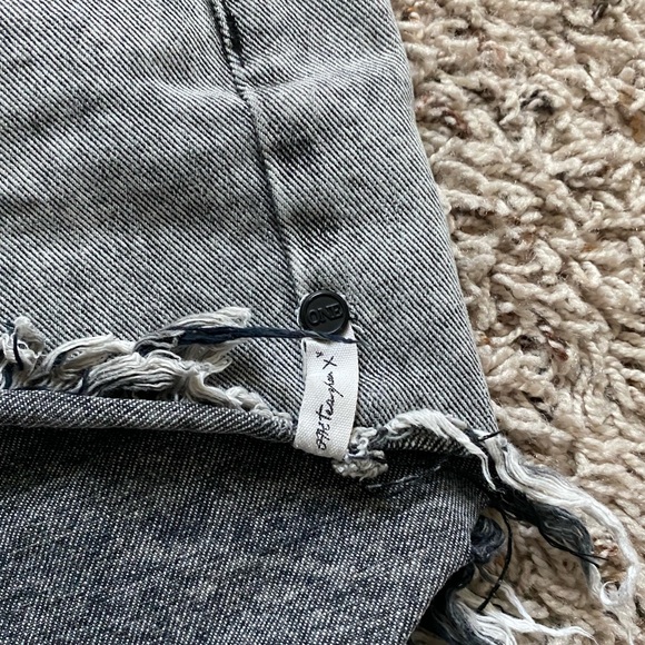 One Teaspoon High Waisted Bonita Shorts size 25 - Picture 7 of 10